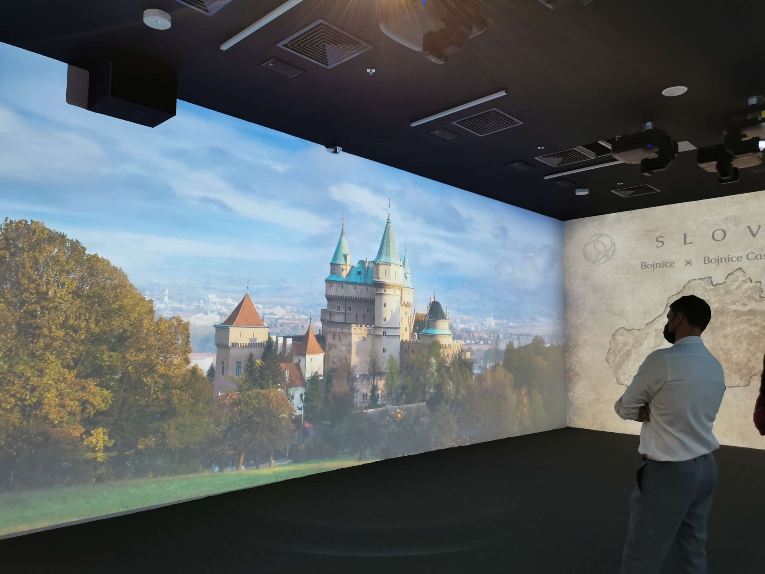 EXPO 2020 Dubai slide