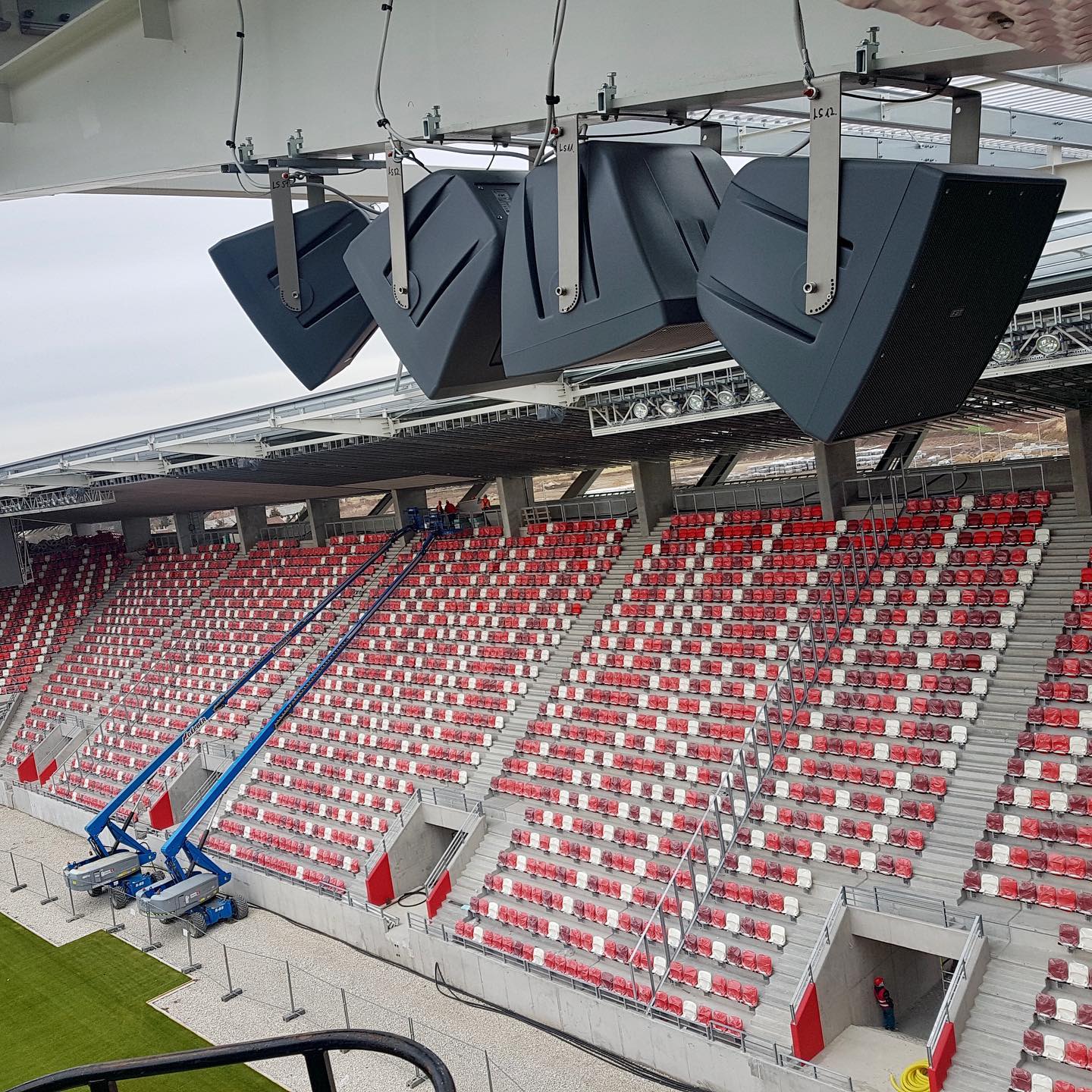 FBT SHADOW system installed at the Diósgyõri Stadion (DVTK), Miskolc, Hungary